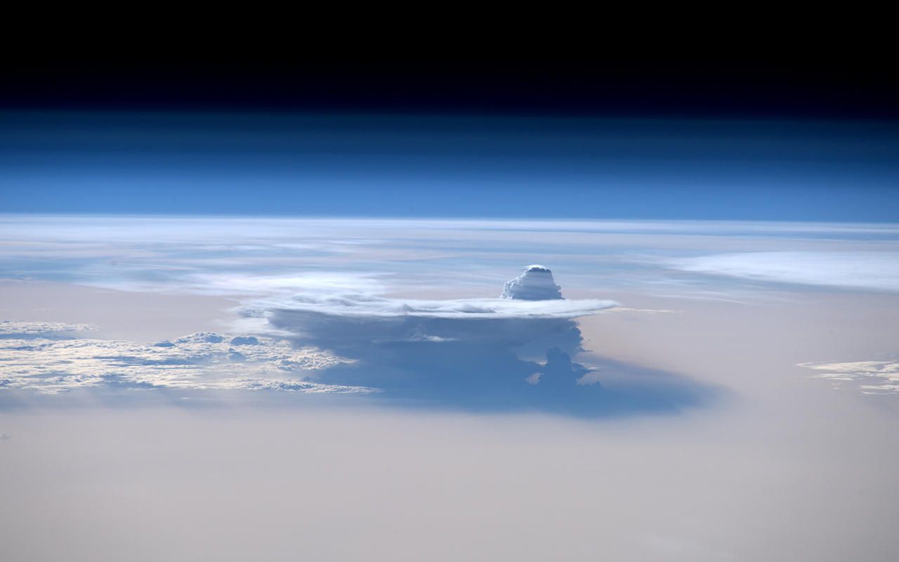 Eurooppalainen Satelliitti Tutkii Antarktista Ja Löytää 85 Tuntematonta Ja Aktiivista Rakennetta Jään Alla.