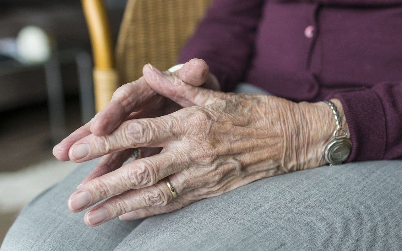 Nainen Onnistui Yhdistämään Vanhuuseläkeensä Leskeneläkkeensä Kanssa Saadakseen 520,99 Euroa Lisää, Kun Sosiaaliturva Oli Hylännyt Hakemuksensa Yhteensopimattomuuden Vuoksi: Tuomioistuimet Tukivat Häntä.