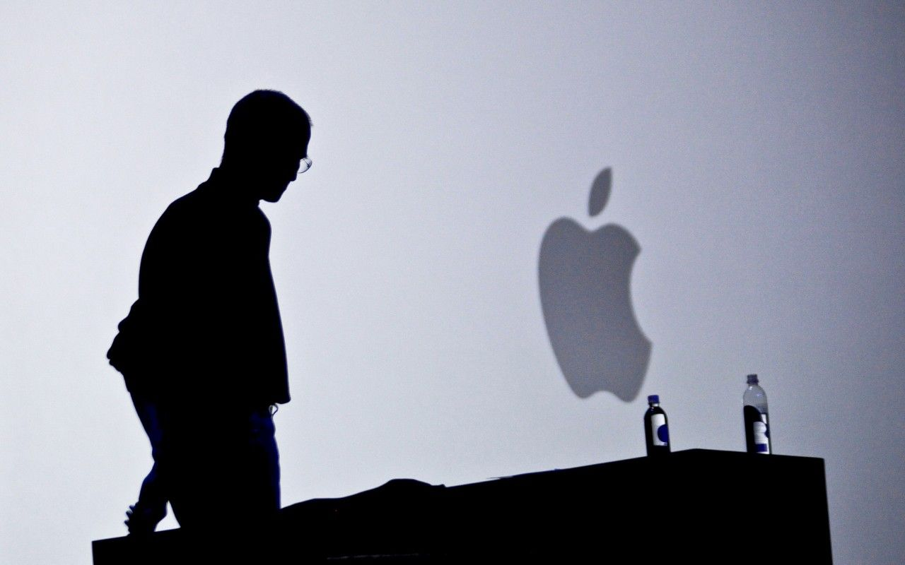 Halusin Pitää Taukoa Ios 26:Sta, Joten Latasin Iphoneni Deloreaniin Palatakseni Ios 4:N Ja Steve Jobsin Aikakauteen.