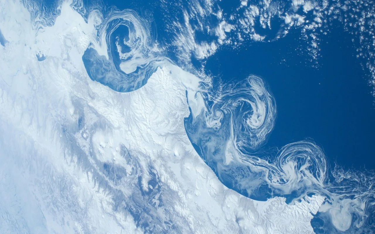Eurooppalainen Satelliitti Tutkii Antarktista Ja Löytää 85 Tuntematonta Ja Aktiivista Rakennetta Jään Alla.