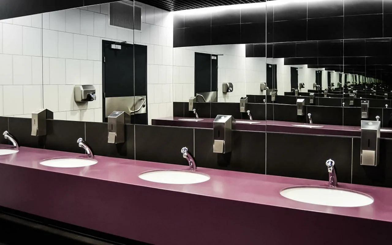 Älä Kyykisty Tai Heitä Paperia Wc-Pönttöön: Mitä Sinun Tulee Tehdä, Kun Käytät Julkista Wc:tä