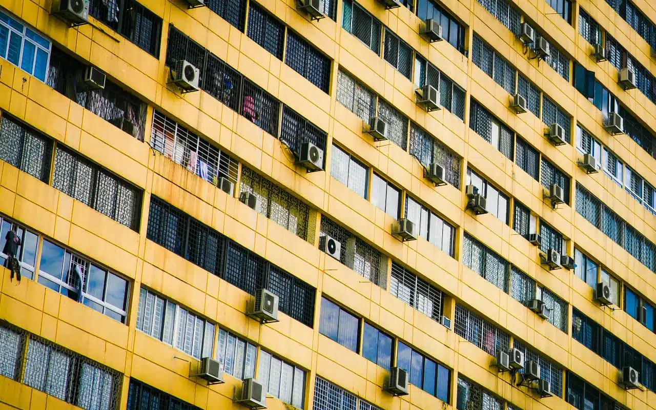 Hyvästi, Ilmastointilaitteet! Hallitus Kieltää Niiden Asentamisen Kaikkien Talojen Julkisivuihin Ilman Lupaa.