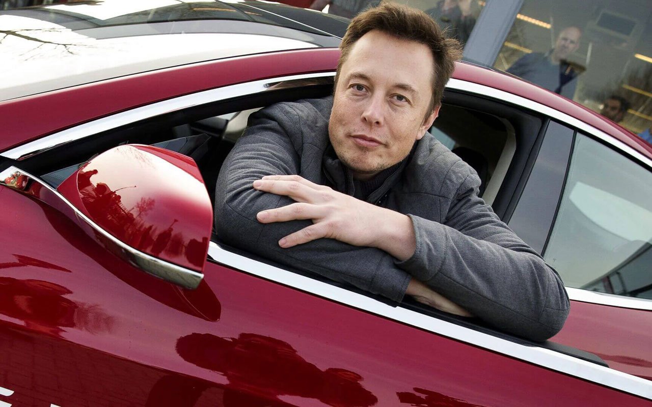 Elon Musk On Saanut Jotkut Asiakkaat Palaamaan Dieselpolttoaineen Pariin, Eikä Se Johdu Pelkästään Hänen Poliittisesta Toiminnastaan: Hän On Tehnyt Teslasta Epätavallisen Valmistajan.