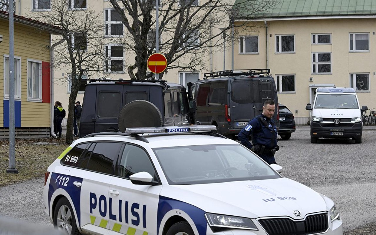 ”Ei Mitään Robottia”: Itseajava Auto Tekee Laittoman Liikkeen, Suomen Poliisi Ei Voi Sakottaa Sitä