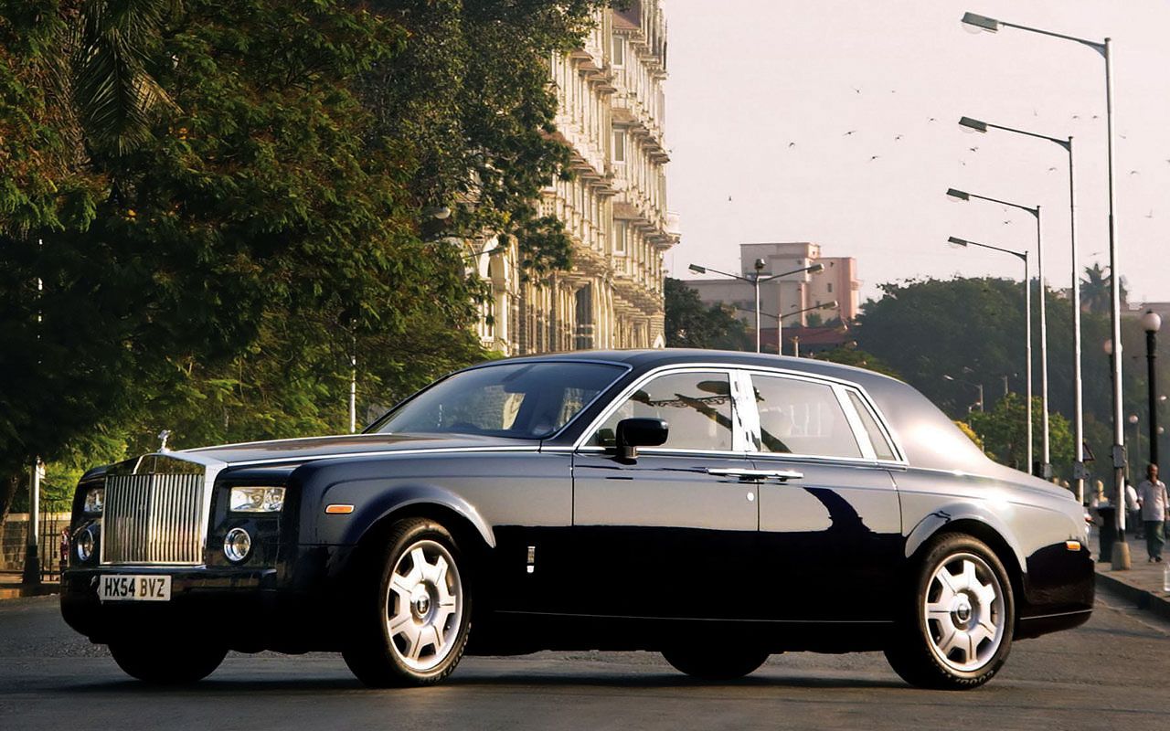 Ajoin Majesteettista Rolls-Royce Phantomia Sen 100-Vuotispäivänä: ”Se Ei Ole Ylellinen Auto, Se On Kokonainen Maailma Pyörillä.”