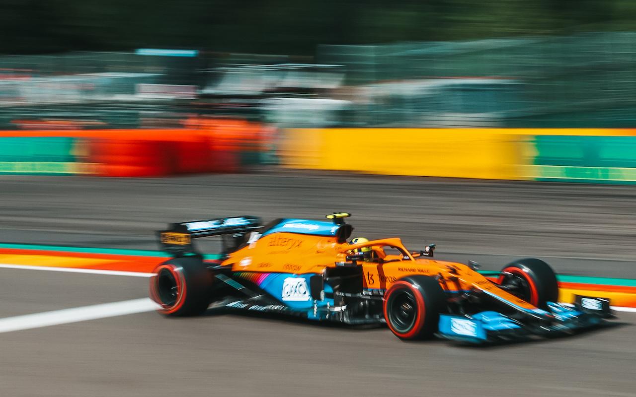 Kolme Vuotta Sitten Mclaren Allekirjoitti Sopimuksen Alex Paloun Kanssa Formula 1 -Sarjaan Osallistumisesta. Nyt He Vaativat Miljoonien Korvauksia Sopimuksen Rikkomisesta.