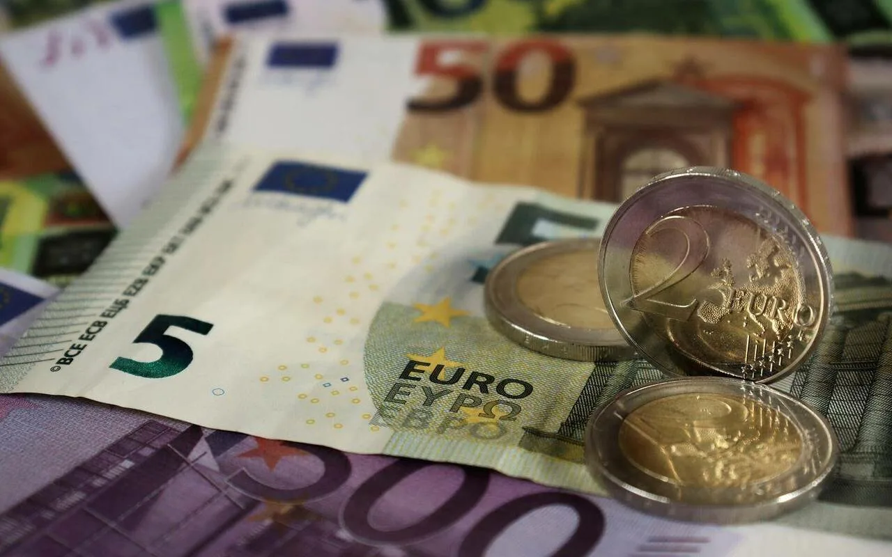 Etsi Laatikoistasi 2 Euron Kolikko, Jonka Voi Myydä 200 Eurolla.