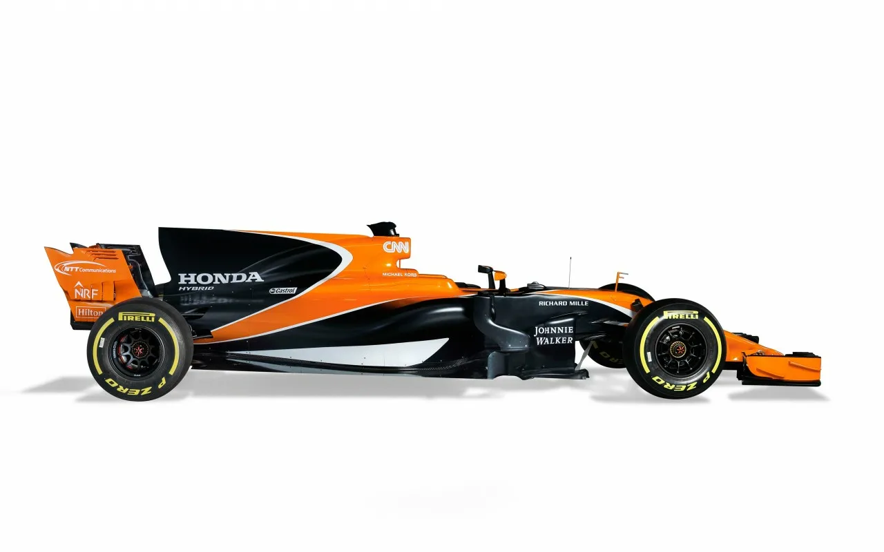 Kolme Vuotta Sitten Mclaren Allekirjoitti Sopimuksen Alex Paloun Kanssa Formula 1 -Sarjaan Osallistumisesta. Nyt He Vaativat Miljoonien Korvauksia Sopimuksen Rikkomisesta.