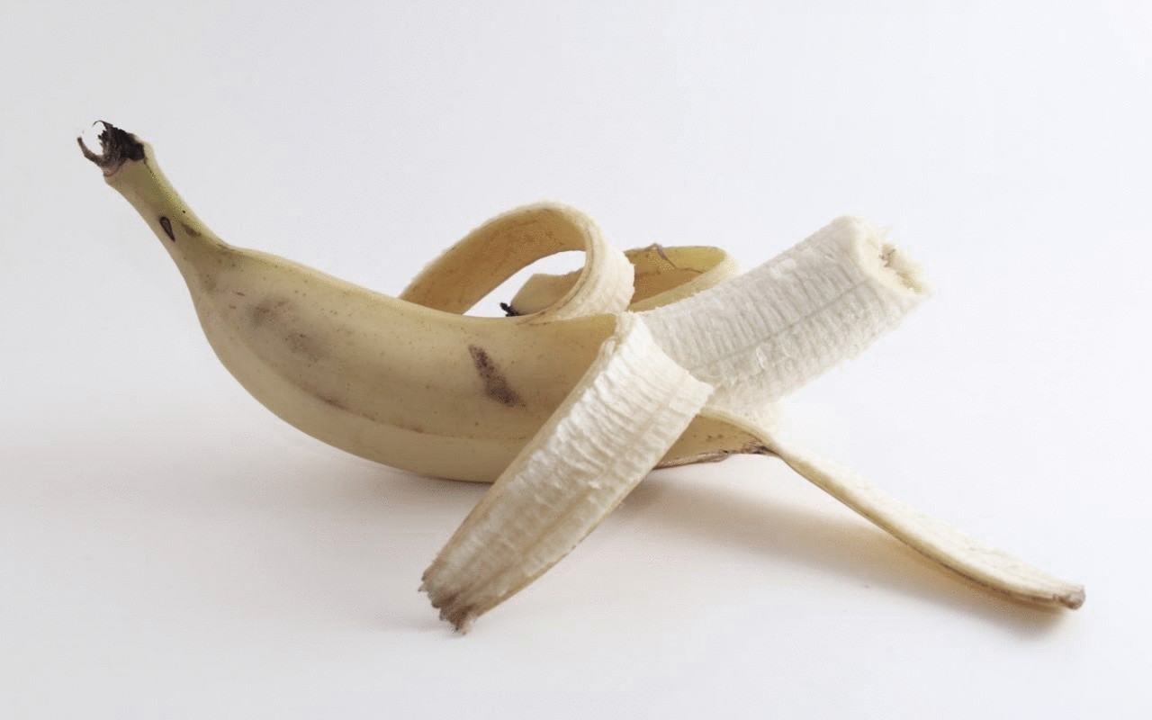 Banaaninkuoren Ja Etikan Räjähtävä Seos, Jolla On Lukuisia Etuja Jokapäiväisessä Elämässä
