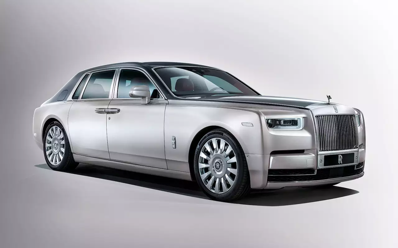 Ajoin Majesteettista Rolls-Royce Phantomia Sen 100-Vuotispäivänä: ”Se Ei Ole Ylellinen Auto, Se On Kokonainen Maailma Pyörillä.”