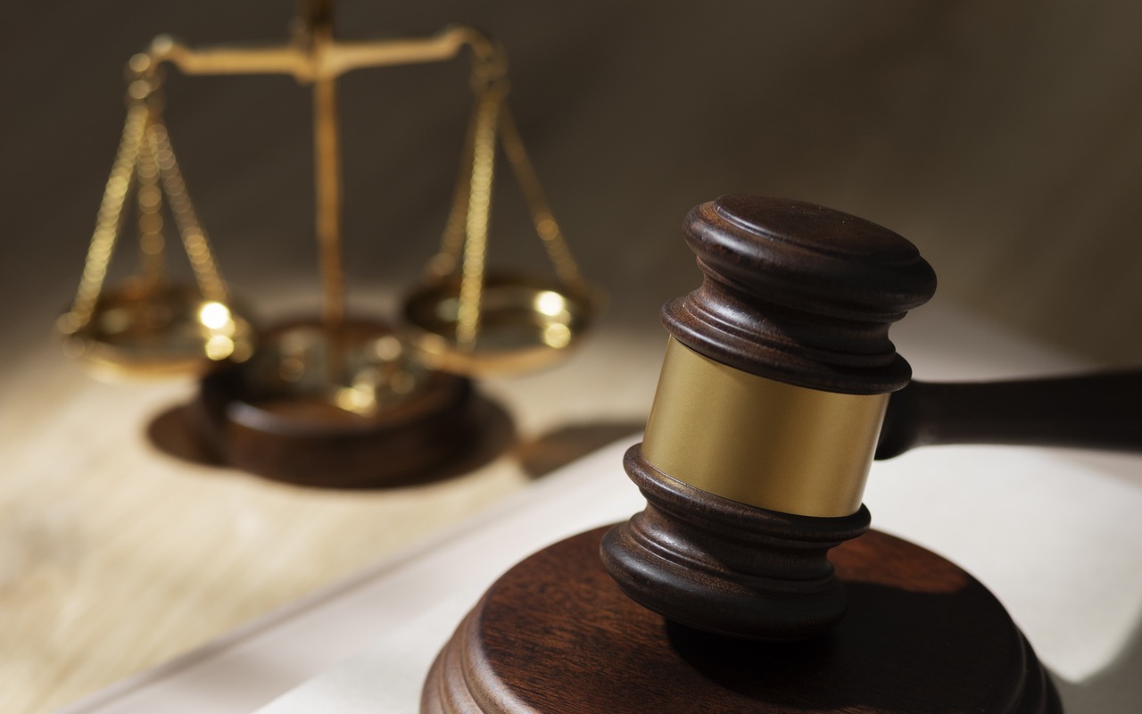 Eläkkeelle Jäänyt Notaari Joutuu Palauttamaan 59 161,10 Euroa Sosiaaliturvajärjestelmään Saatuaan Eläkettä Ollessaan Valtion Virassa: Tuomioistuin Antoi Päätöksen Hänen Edukseen.