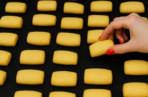 Pelkästään Jogurtista Ja Täysjyväjauhoista Leivoin Kaikkien Aikojen Terveellisimmät Ja Herkullisimmat Keksit: Valmistan Niitä 15 Minuutissa Koko Viikon!