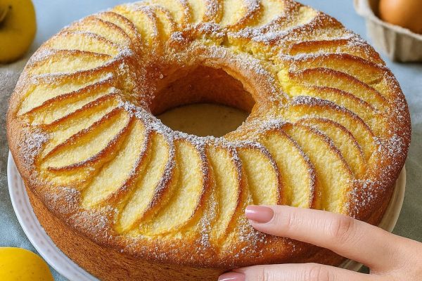 Con Due Mele Preparo La Ciambella Più Morbida Che Ci Sia, Non Smetterai Più Di Rifarla (E Io La Rendo Più Leggera Così)!