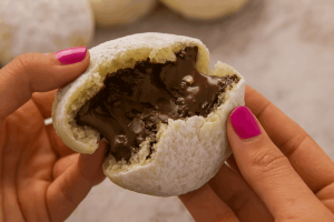 Yksi Suupala Ja Olet Sekaisin: 4 Ainesosasta Valmistat Kaikkien Aikojen Pehmeimmät Ja Herkullisimmat Keksit 15 Minuutissa Ja Jopa Ilman Munia!