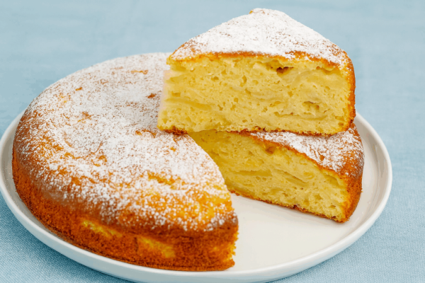 Colazione E Merenda Più Sane: La Torta Di Mele Con Yogurt Che Resta Morbida Per Giorni, La Ricetta Furba Senza Burro Con Solo 190 Kcal!