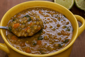 Palkokasvikeitto, Hyvä Ja Sisältää Monia Terveellisiä Ainesosia Immuunijärjestelmän Vahvistamiseksi | Vain 290 Kcal!