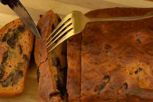 Runsaasti Kuitua Ja Ilman Lihaa: Munakoisolihamurska Tomaatilla Ja Parmesaanilla, Joka Ei Saa Sinusta Tuntumaan Kuin Olisit Dieetillä (Vain 230 Kcal)