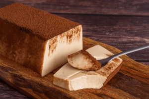 Jälkiruoka, Jonka Valmistan Maidon Ja Kahvin Kanssa 10 Minuutissa, On Salaisuuteni Painon Välttämiselle: Kermainen, Kevyt Ja Ilman Kermaa (Vain 150 Kaloria Per Siivu!)