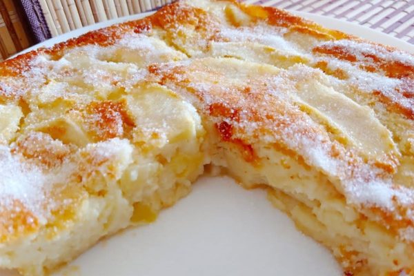 Kakku &Quot;Täynnä Omenoita&Quot;, Joka Ei Lihota: Vain 4 Omenaa, 1 Jogurtti Ja 120 Kaloria, Kevyin, Mitä Olen Koskaan Tehnyt!