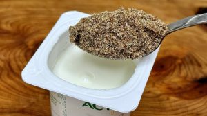 Lisää Lusikallinen Tätä Jogurttiisi Aamulla, Se Auttaa Sinua Tuntemaan Nälkää Vasta Lounasaikaan | Vain 160 Kcal!