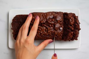 Nerokas Resepti, Jotta Et Hukkaa Mitään: Pehmeä Banaani- Ja Suklaa-Luumukakku, Jossa On Paljon Kaliumia Ja Vähemmän Kaloreita Kuin Uskotkaan!