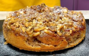 Olen Ravitsemusterapeutti Ja Sen Jälkeen Kun Löysin Tämän Omena-Pähkinäkakun, Isoäitini Kakku On Noussut Toiseksi: Se On Kevyt, Täydellisen Makea Ja Siinä On Vain 170 Kcal Viipaleella!