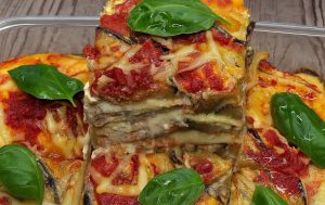 Suosikkilasagneni: Munakoisoilla Ja Ricottalla Bechamelin Sijaan, Kevyt Mutta Superkermainen; Siitä On Tullut Minun Työhevonen!