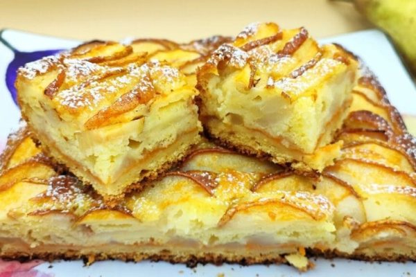 Yksi Siivu Ja Olet Valmis! Laitan Päärynät Taikinaan Ja Valmistan Tämän Fantastisen Kakun, Se On Isoäitini Resepti (Vain 190 Kcal!)