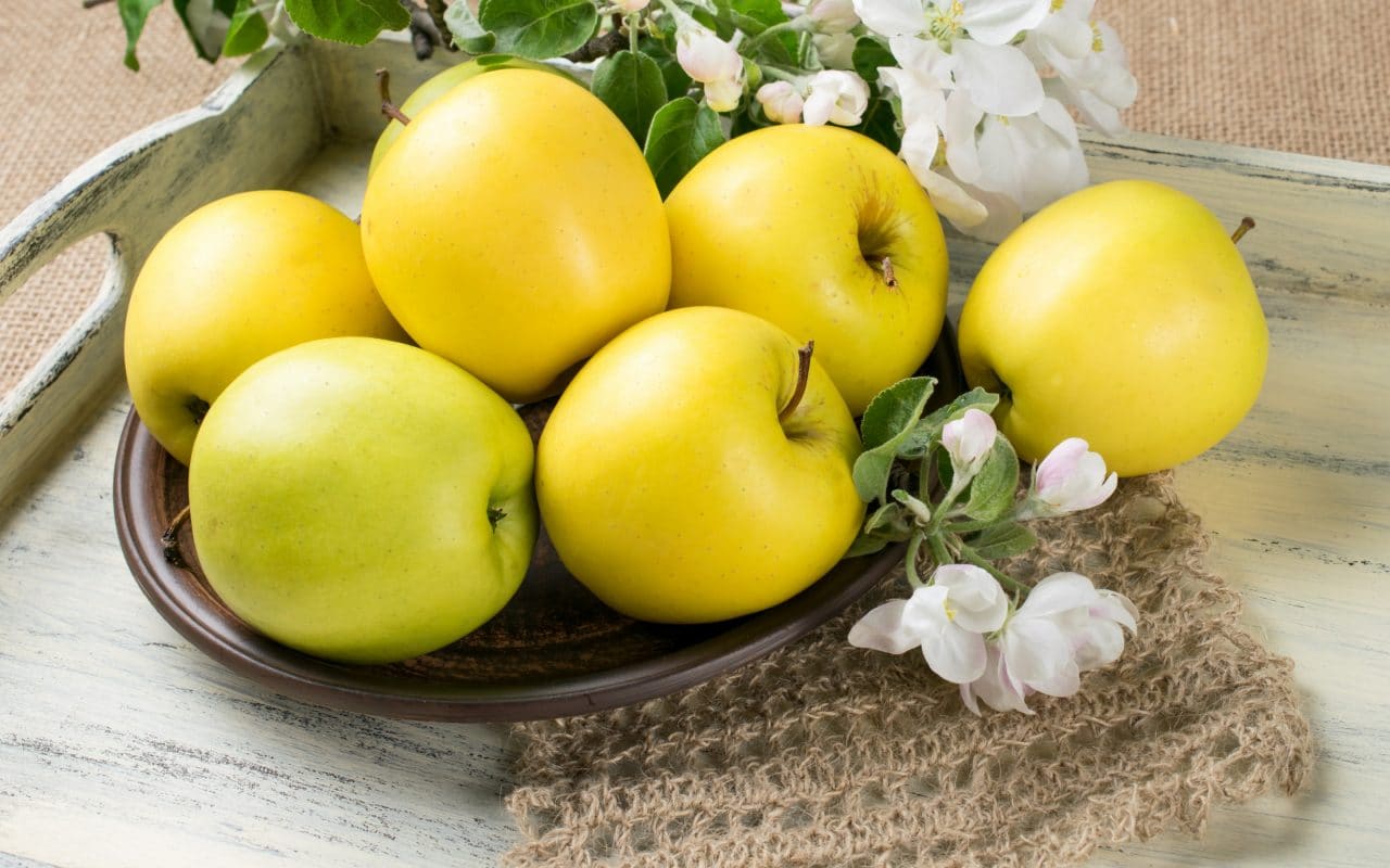 Omenapiirakka Ilman Uunia: Taivaallinen Maku Ja Aikaa Säästävä Temppu