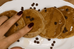 Olen Tiukalla Dieetillä, Mutta En Luovu Aamulla Makeasta Ja Hyvästä Aamiaisesta, Nämä Pannukakut Pelastavat Aina Minut: Pehmeät, Täyteläiset Ja Sokerittomat!