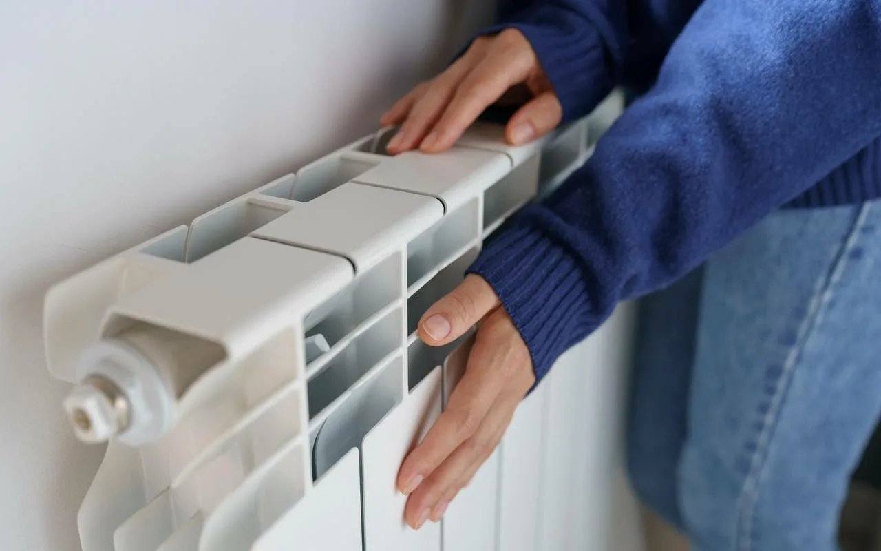 Pysy Lämpimänä Tänä Talvena: 10 Helppoa Tapaa Vähentää Lämmityskustannuksia