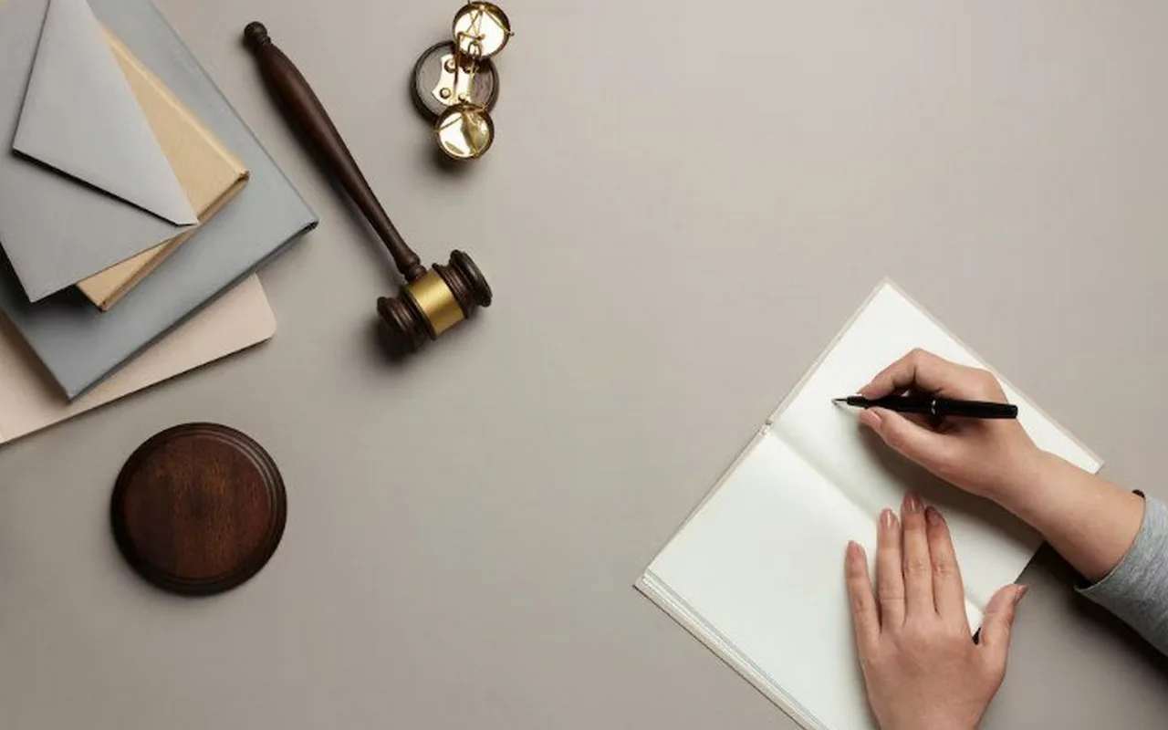 Eläkkeelle Jäänyt Notaari Joutuu Palauttamaan 59 161,10 Euroa Sosiaaliturvajärjestelmään Saatuaan Eläkettä Ollessaan Valtion Virassa: Tuomioistuin Antoi Päätöksen Hänen Edukseen.