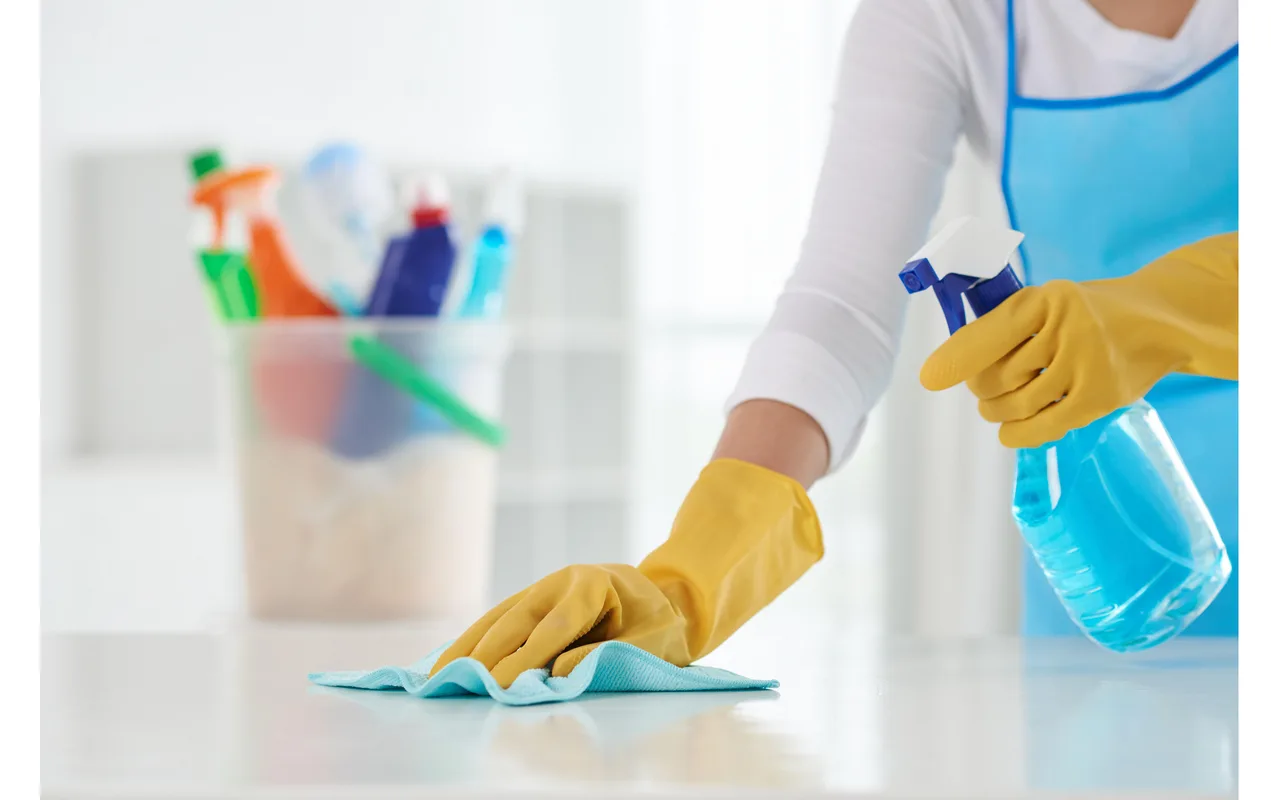 Maaginen Puhdistusaine, Jonka Voit Valmistaa Kotona Kolmesta Ainesosasta, Jotta Pesuallas Loistaisi Puhtaudessaan Ja Kalkkikertymät Häviäisivät.