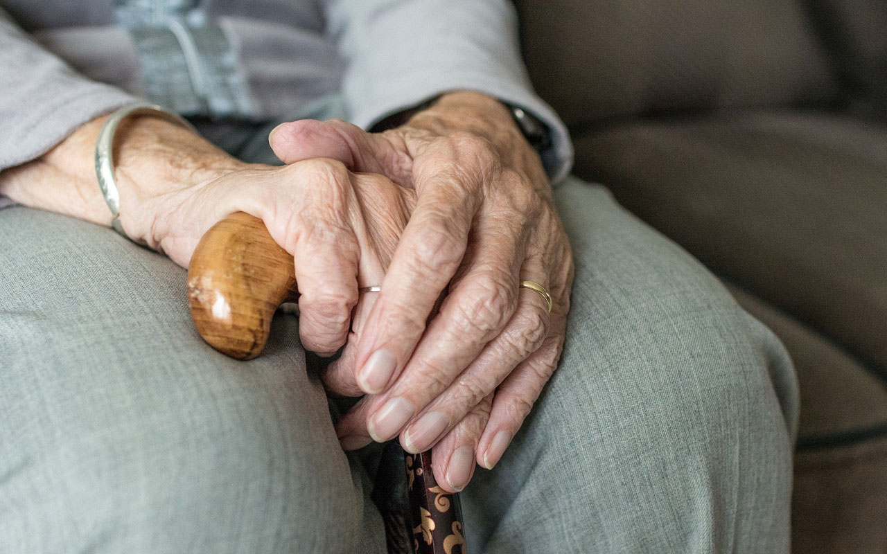 Nainen Voittaa Oikeudenkäynnin Sosiaaliturvavirastoa Vastaan Ja Saa 3100 Euron Eläkkeen Yhdistämällä Leskeneläkkeen Ja Vanhuuseläkkeen.