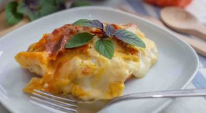 Oletko Koskaan Syönyt Paistettua Kurpitsaa Au Gratiinina Näin? Se On Herkullista Ja Siinä On Vain 160 Kcal!