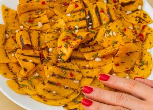 Huono Syksyinen Talonpoikaruoka: Grillattua Kurpitsaa, Kuten Isoäitini Teki, Sopii Täydellisesti Kaiken Kanssa – Kalasta Lihaan!