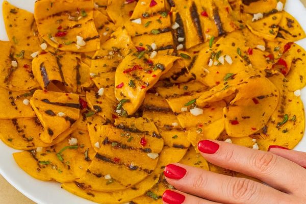 Un Piatto Povero Contadino Autunnale: Zucca Grigliata Come La Faceva La Mia Nonna, Perfetta Per Accompagnare Qualsiasi Cosa — Dal Pesce Alla Carne!